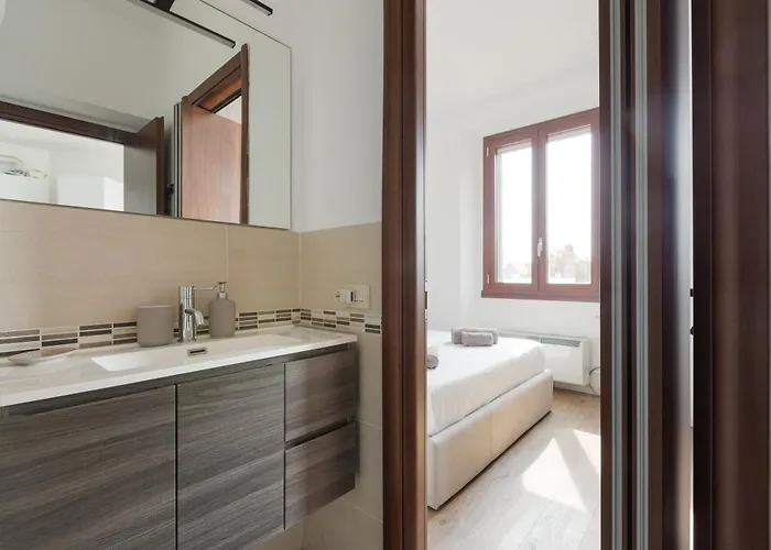 Appartamento Guesthost - Darsena Navigli - Porta Genova M2