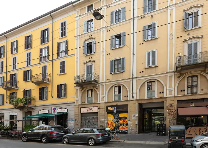 Guesthost - Darsena Navigli - Porta Genova M2 *