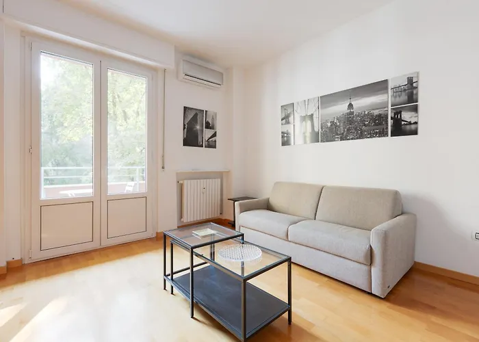 Guesthost - Irnerio- Washington Balcony Milano