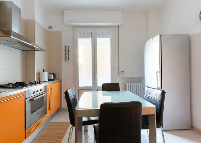 Guesthost - Irnerio- Washington Balcony * Milano