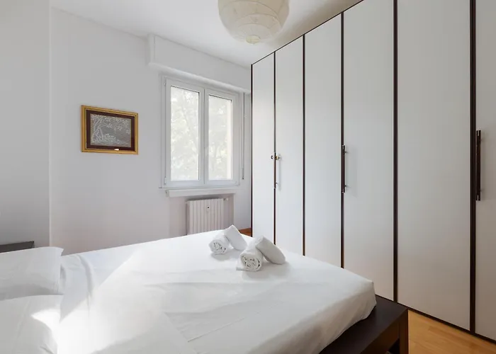 Guesthost - Irnerio- Washington Balcony * Milano