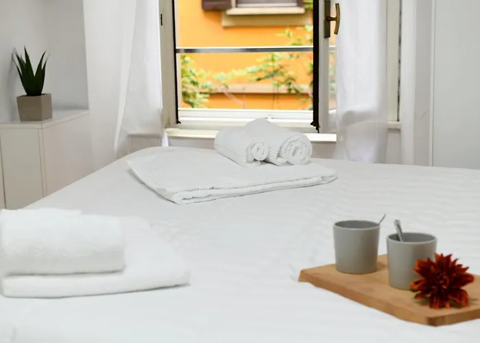 아파트 Nest For Two Three Min From Duomo