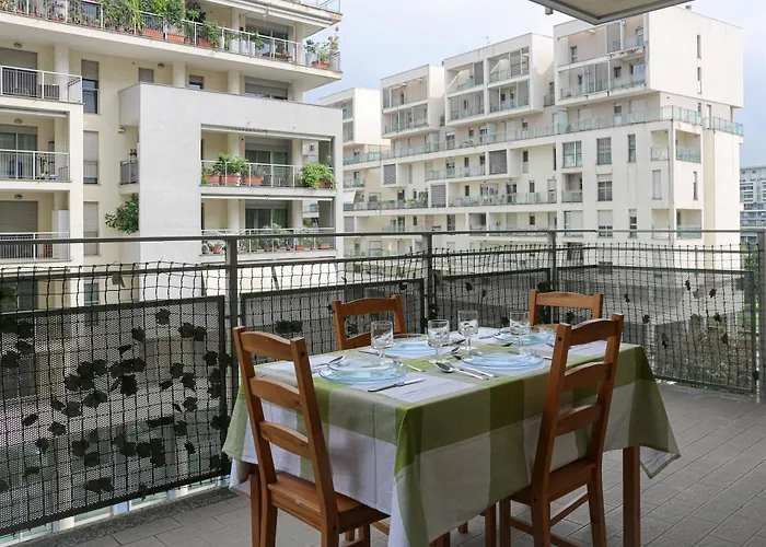 Urban Balcony Hideaway - 3 People Milán