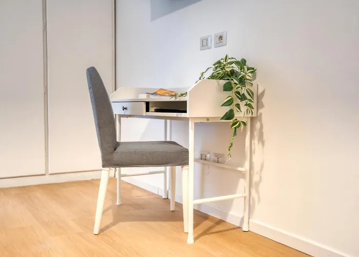 Italianflat - Elegant With Balcony In Navigli Milaan