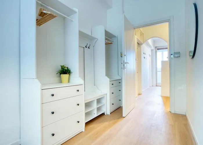 Gasthuis Italianflat - Elegant With Balcony In Navigli Milaan