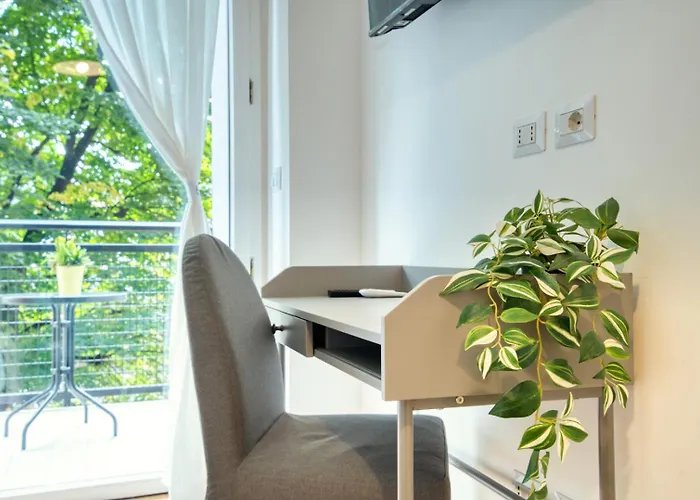Gasthuis Italianflat - Elegant With Balcony In Navigli
