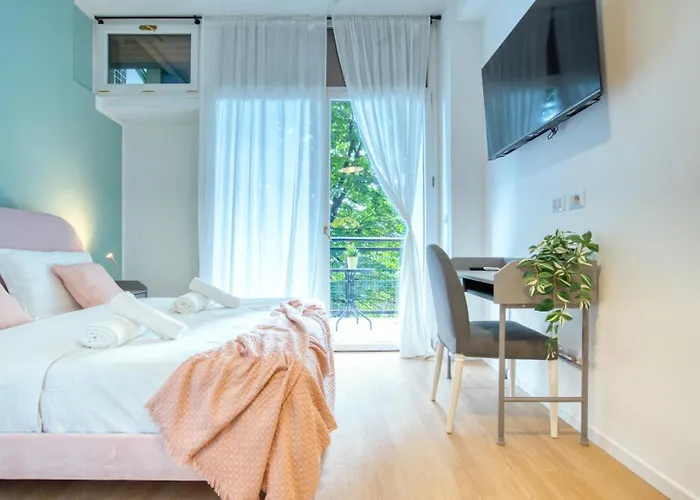 Gasthuis Italianflat - Elegant With Balcony In Navigli 3*