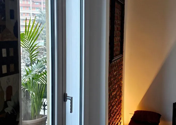 Eanna Scalo Porta Romana Prada * Milán