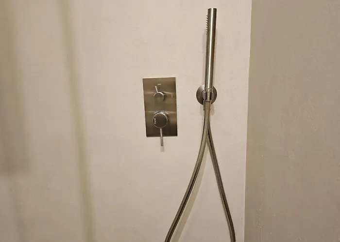 Eanna Scalo Porta Romana Prada *