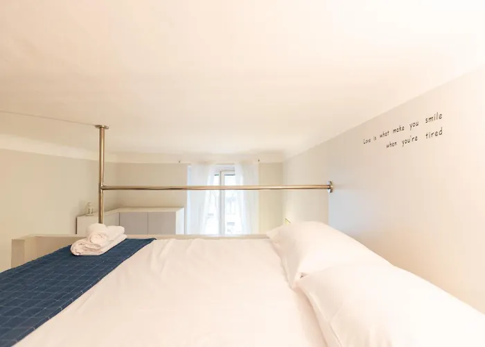 Design E Stile, Rifugio Alighieri A Centro 밀라노