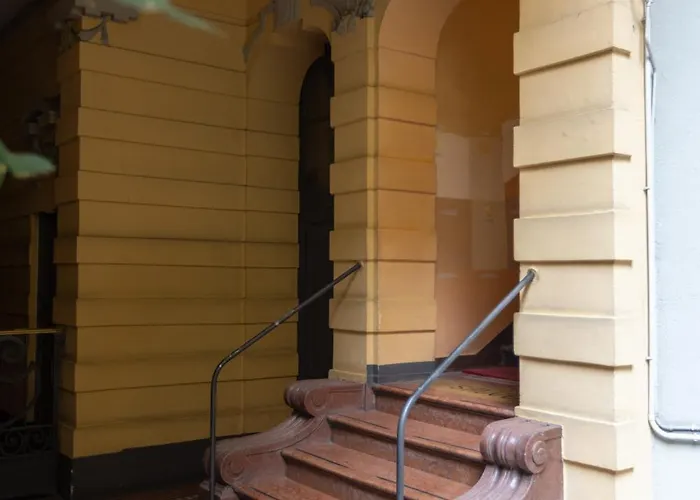 Design E Stile, Rifugio Alighieri A Centro *