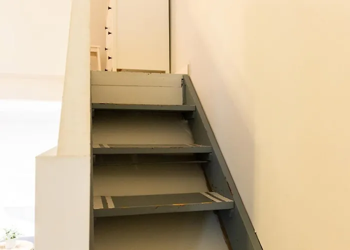 Design E Stile, Rifugio Alighieri A Centro