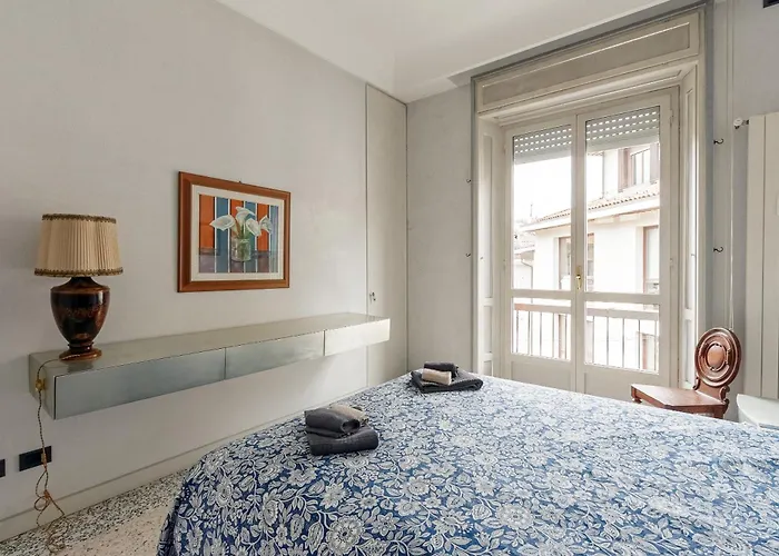Homycare Stylish With Jacuzzi & Balcony Steps From Duomo *