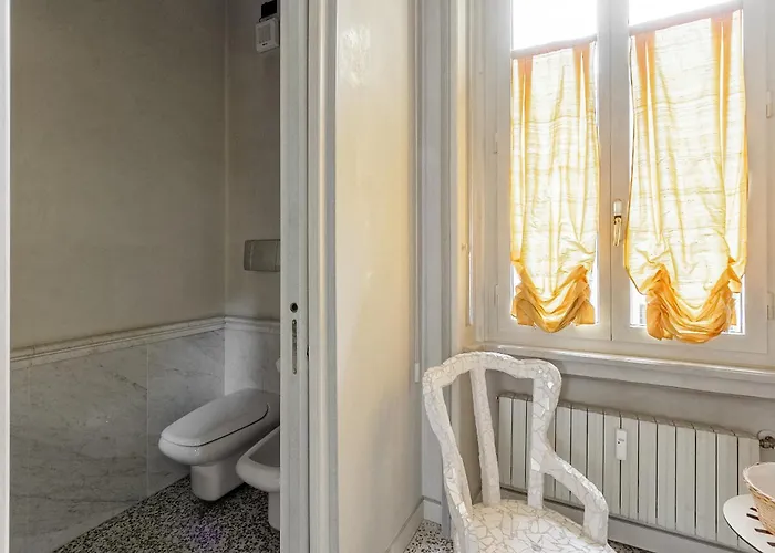 アパート Homycare Stylish With Jacuzzi & Balcony Steps From Duomo *