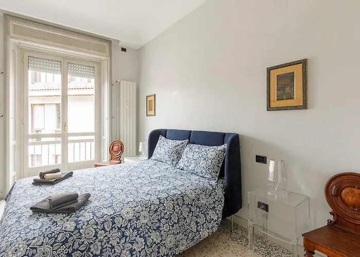 Homycare Stylish With Jacuzzi & Balcony Steps From Duomo Appartement *