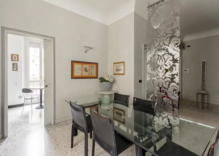 Homycare Stylish With Jacuzzi & Balcony Steps From Duomo Milaan