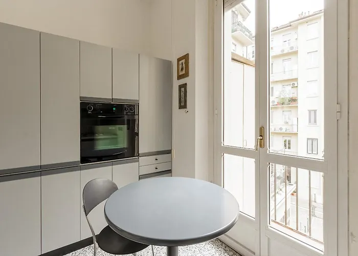 アパート Homycare Stylish With Jacuzzi & Balcony Steps From Duomo *