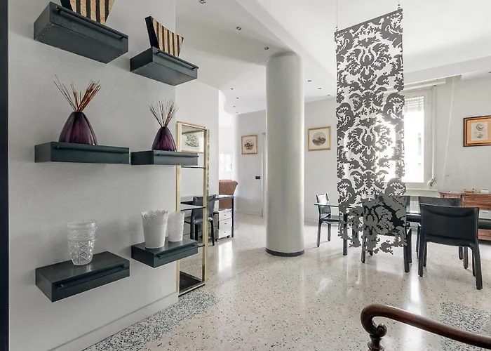 Homycare Stylish With Jacuzzi & Balcony Steps From Duomo *