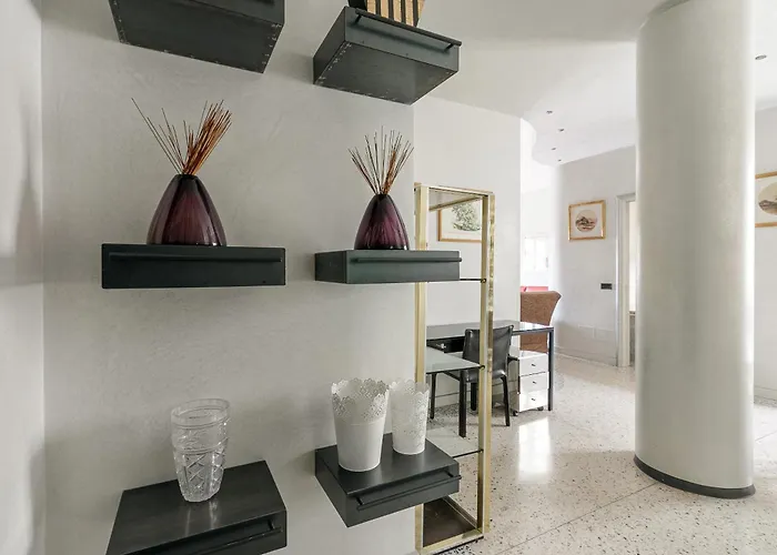 Apartament Homycare Stylish With Jacuzzi & Balcony Steps From Duomo *