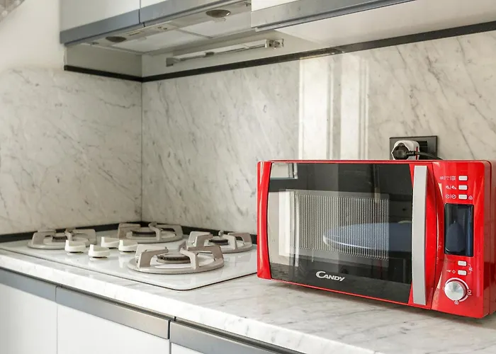 Homycare Stylish With Jacuzzi & Balcony Steps From Duomo Appartement Milaan