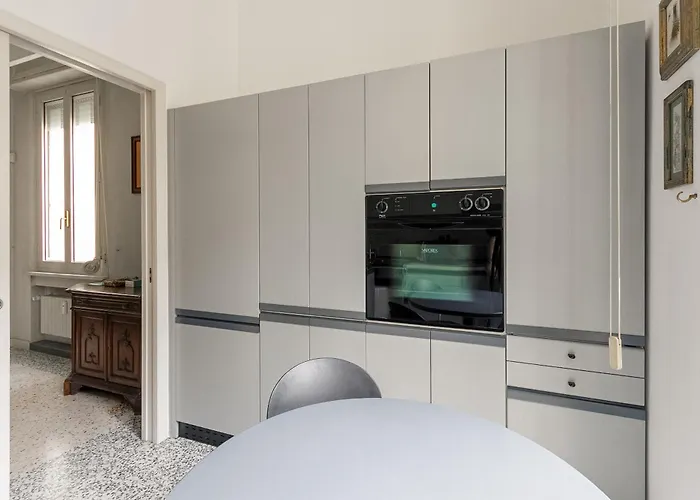 Homycare Stylish With Jacuzzi & Balcony Steps From Duomo *