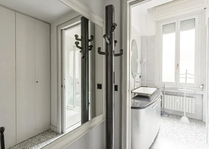 Homycare Stylish With Jacuzzi & Balcony Steps From Duomo