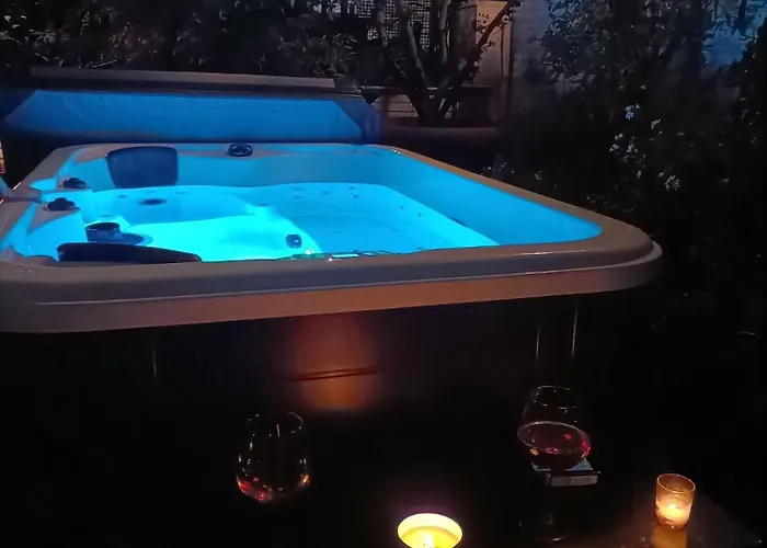 Rooftop Terrace - Elegante Attico Con Idromassaggio 公寓 *