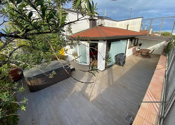 Rooftop Terrace - Elegante Attico Con Idromassaggio דירה
