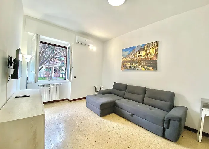 Famagosta Home, Navigli Style, Accanto A Metropolitana M2 Verde, Confortevole E Spazioso Per Gruppi O Famiglie