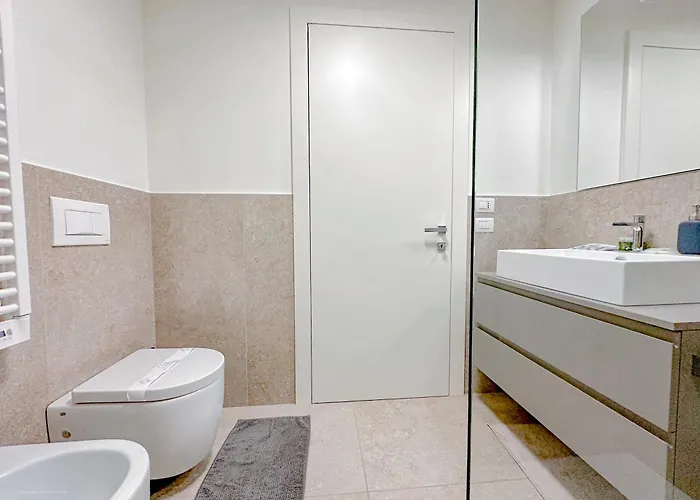 Menotti 11 - 15 Min Dal Duomo Апартаменты *