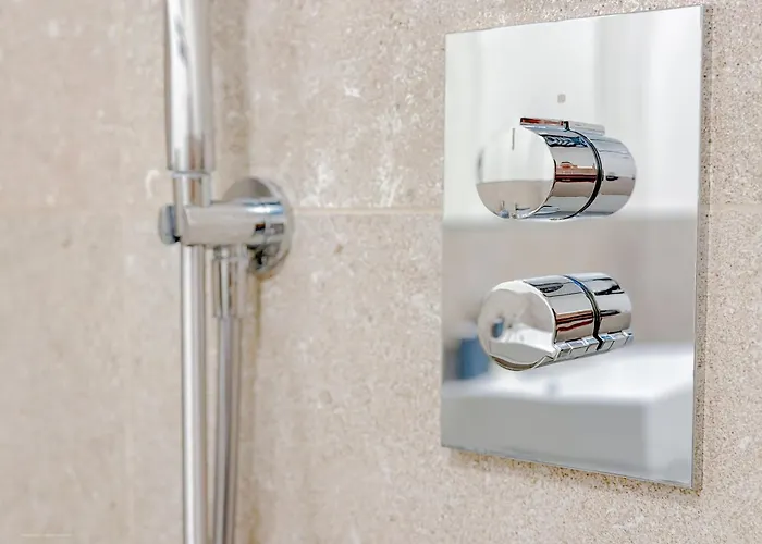 Menotti 11 - 15 Min Dal Duomo *