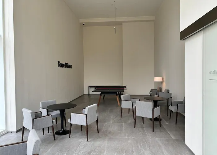 Apartamento Torre Skyview Gym Pool & Rooftop Milán