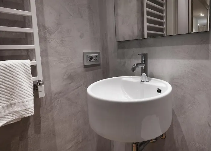 Fifty Eight Duomo Two Bedrooms * Милан