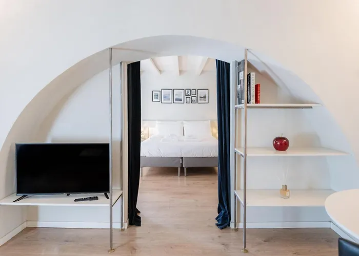 Eleganza Design Corso Porta Garibaldi - 80 Mq * ミラノ