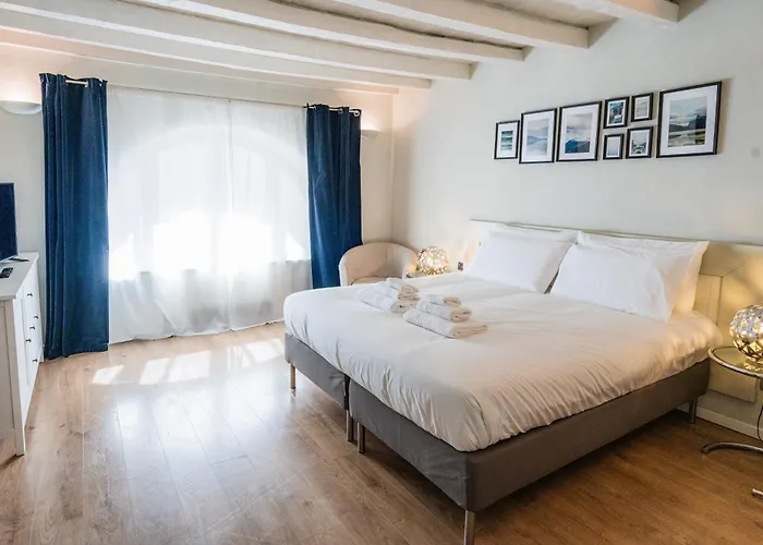 Eleganza Design Corso Porta Garibaldi - 80 Mq アパート ミラノ