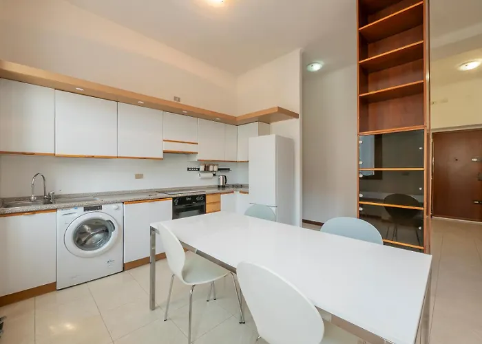 Xenia - Classical In Station Apartment