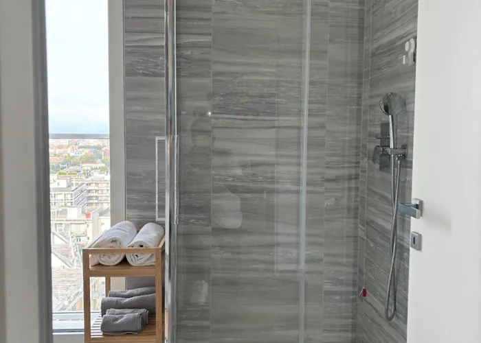 Torre Skyview Gym Pool & Rooftop