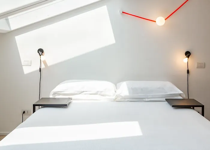 아파트 Welcome To The Center Of *