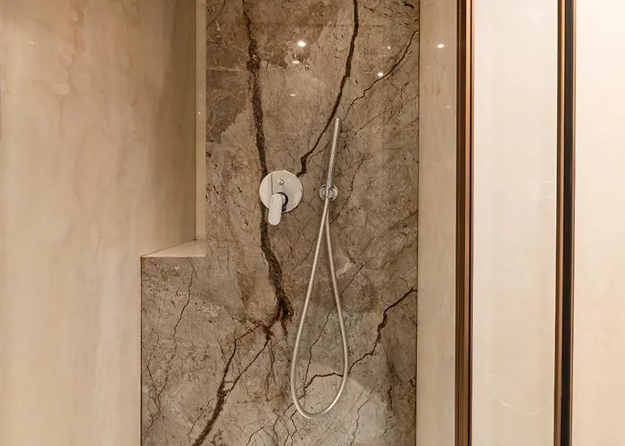 Modigliani Terrace Jacuzzi Golden House Апартаменты