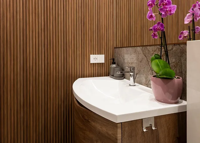 Modigliani Terrace Jacuzzi Golden House דירה