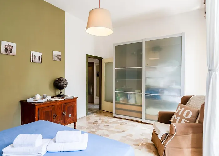 Exclusive Deluxe Between Duomo & San Siro *