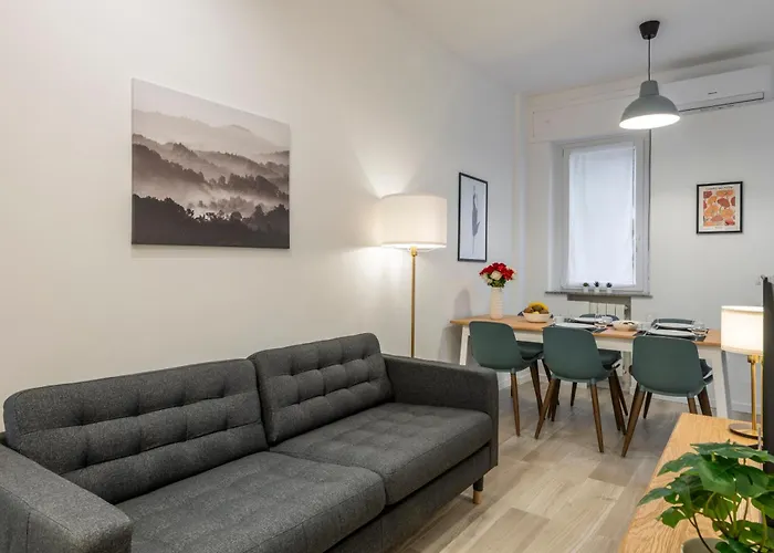 Caracciolo, 28 - Ampio Per 5, Posizione Perfetta *