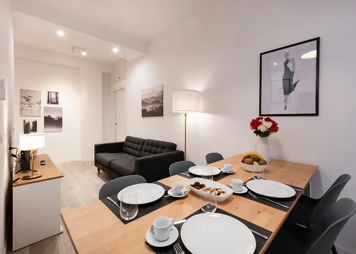 Lejlighed Caracciolo, 28 - Ampio Per 5, Posizione Perfetta *