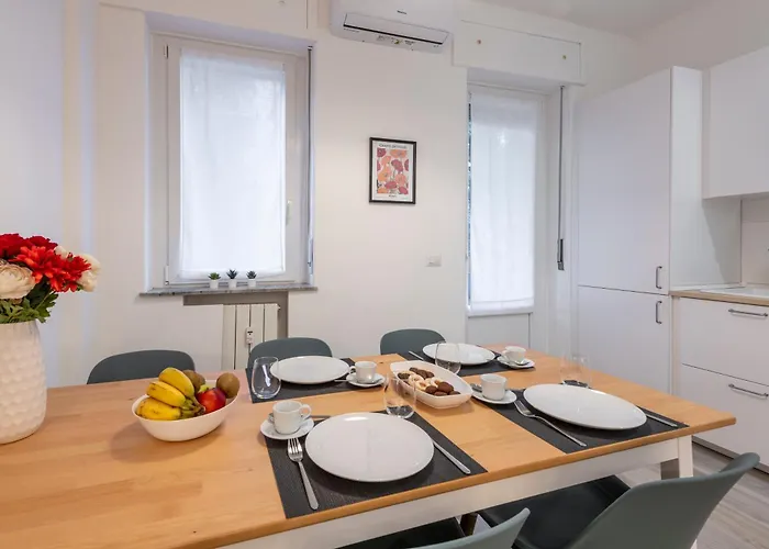 Caracciolo, 28 - Ampio Per 5, Posizione Perfetta Lejlighed