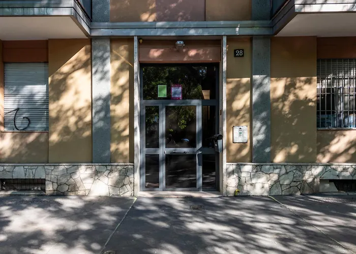 Caracciolo, 28 - Ampio Per 5, Posizione Perfetta