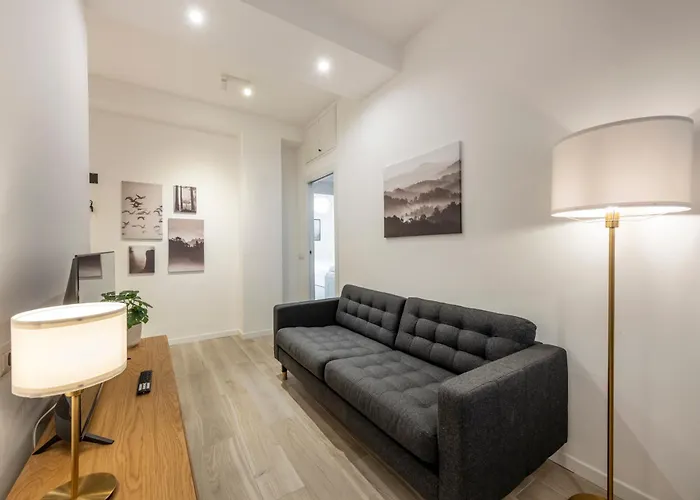 Lejlighed Caracciolo, 28 - Ampio Per 5, Posizione Perfetta *