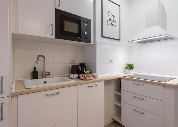 Caracciolo, 28 - Ampio Per 5, Posizione Perfetta Milano