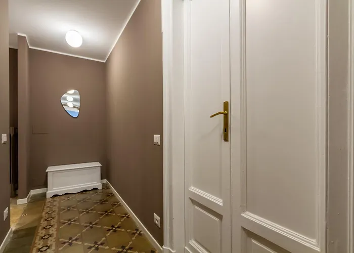 In Historic Building- Porta Venezia 아파트 밀라노