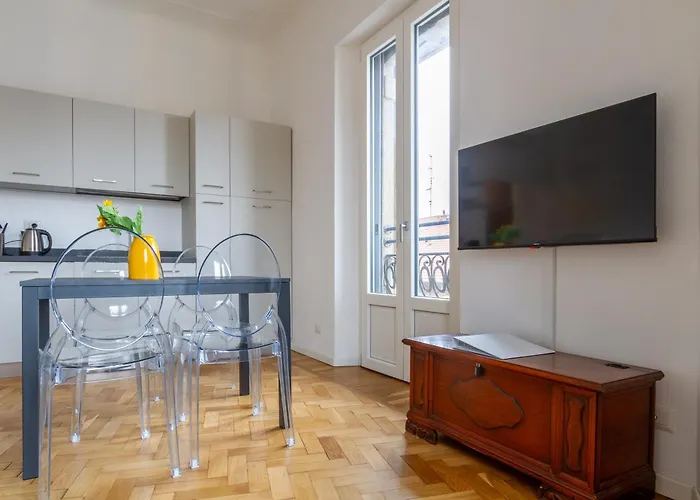 In Historic Building- Porta Venezia * 밀라노