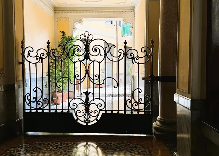 In Historic Building- Porta Venezia 아파트